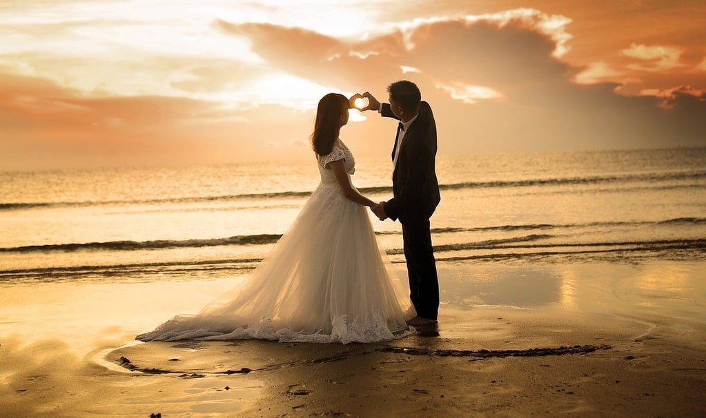 Organiser un mariage de rêve sur une plage secrète